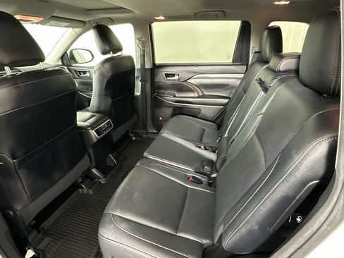 Used 2017 Toyota Highlander Limited w/ Carpet Mat Package AWD/4WD image 19