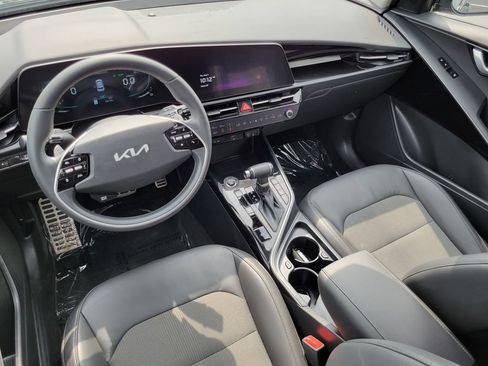 Used 2023 Kia Niro EX Touring FWD image 27