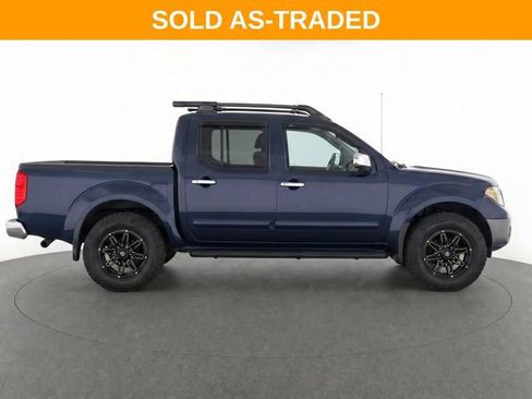 Used 2010 Nissan Frontier LE w/ LE Value Truck Pkg AWD/4WD image 2