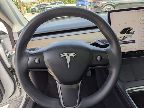 Used 2021 Tesla Model 3 Standard Range Plus image 28