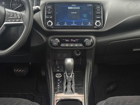Used 2022 Nissan Kicks SV FWD image 19
