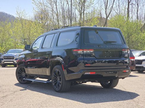 Used 2024 Jeep Grand Wagoneer Series III w/ Quick Order Packagew 28T AWD/4WD image 13
