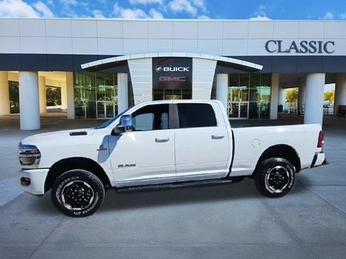 Used 2026 RAM 2500 Laramie AWD/4WD image 4