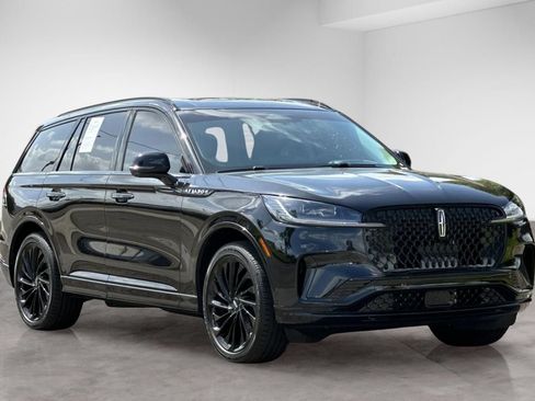 Used 2025 Lincoln Aviator Reserve w/ Jet Appearance Package RWD image 8