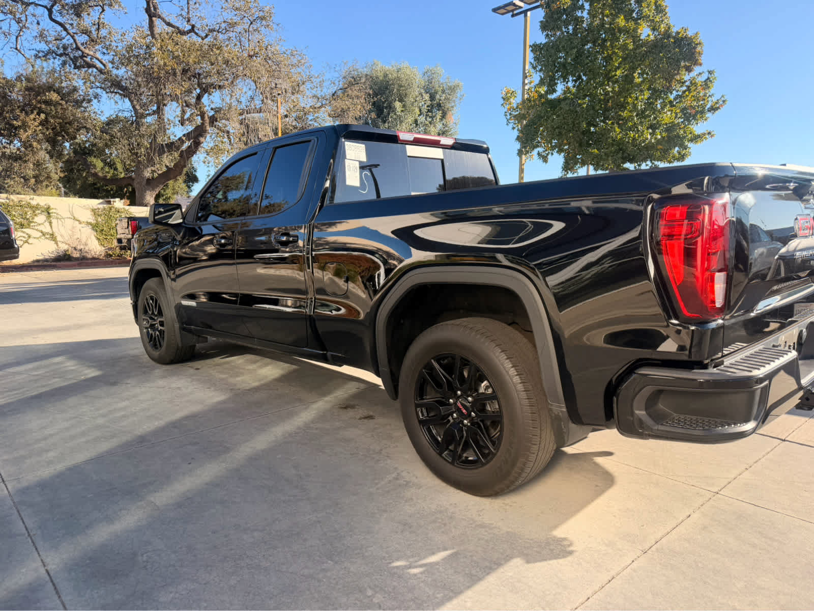 Used 2023 GMC Sierra 1500 Elevation w/ Preferred Package RWD image 3