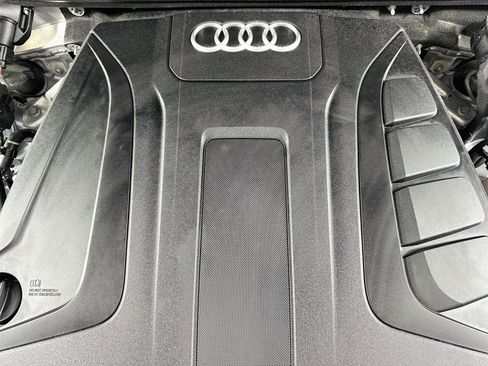 Used 2022 Audi Q7 2.0T Premium w/ Convenience Package AWD/4WD image 32