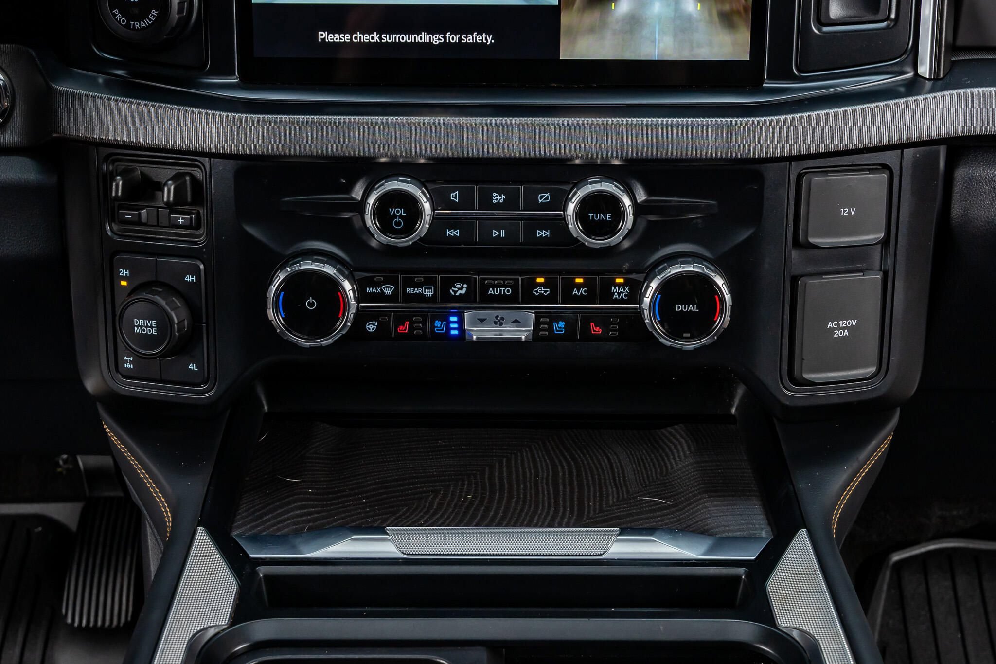 Used 2024 Ford F350 Platinum w/ FX4 Off-Road Package AWD/4WD image 26