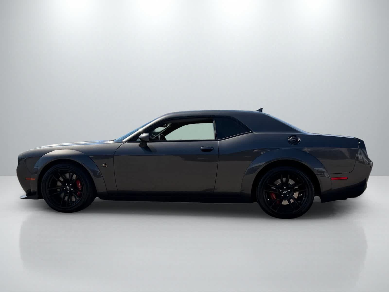 Used 2022 Dodge Challenger R/T Scat Pack RWD image 2