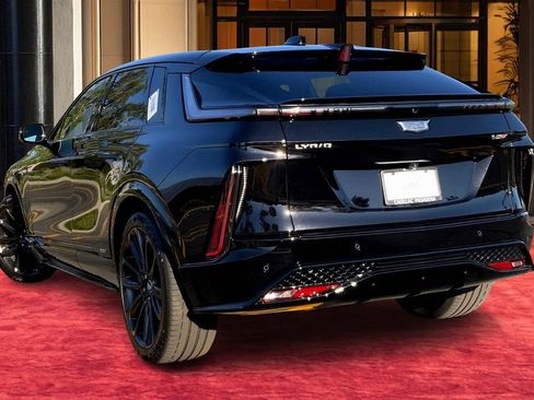 New 2026 Cadillac Lyriq V AWD/4WD image 4