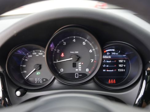 Certified 2025 Porsche Macan image 17