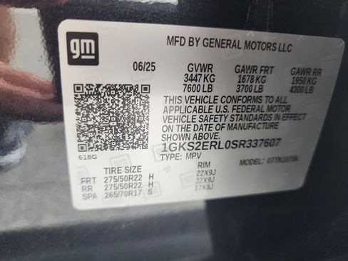 Certified 2025 GMC Yukon Denali Ultimate w/ LPO, Floor Liner Package AWD/4WD image 34