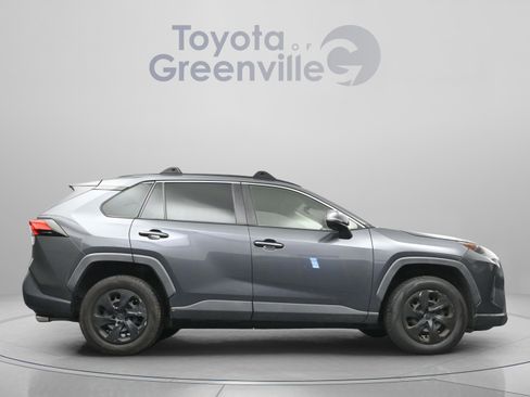 Used 2019 Toyota RAV4 LE image 16