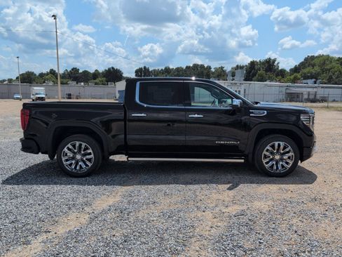 New 2026 GMC Sierra 1500 Denali w/ Denali Reserve Package AWD/4WD image 7