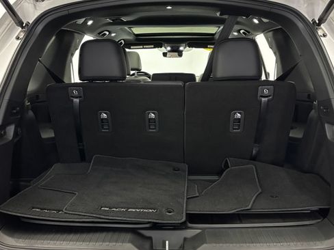 Used 2025 Honda Pilot Black Edition image 46
