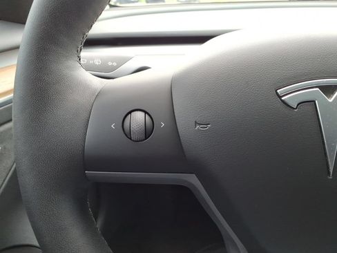 Used 2023 Tesla Model 3 Standard Range RWD image 32