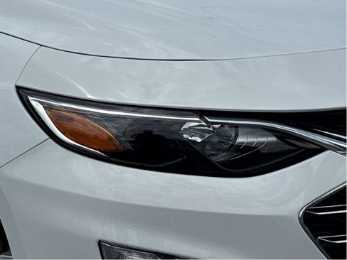Used 2025 Chevrolet Malibu LT FWD image 5