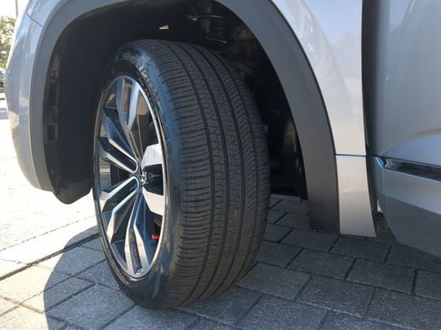 Certified 2022 Volkswagen Atlas Cross Sport SEL Premium R-Line image 38