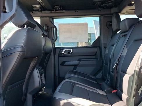 New 2025 Ford Bronco Outer Banks w/ Sasquatch Package AWD/4WD image 5