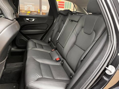 Used 2025 Volvo XC60 B5 Plus image 16