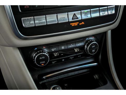 Used 2018 Mercedes-Benz GLA 250 4MATIC image 23