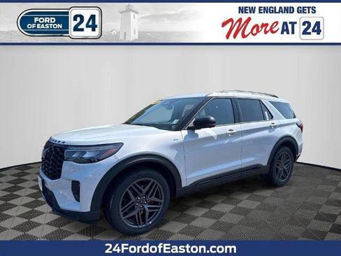 New 2026 Ford Explorer ST-Line w/ ST-Line Street Pack AWD/4WD image 14