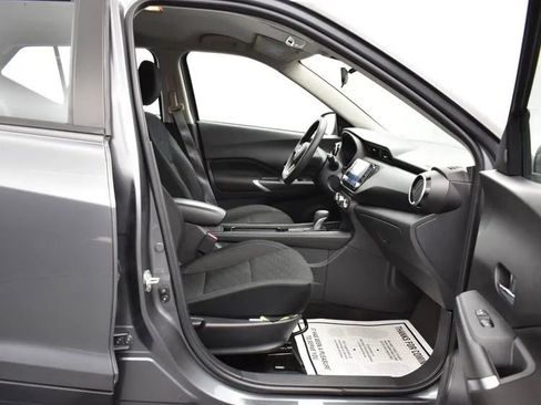 Used 2023 Nissan Kicks SV image 18