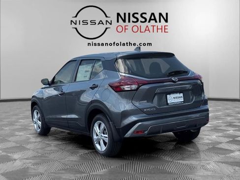 Certified 2025 Nissan Kicks Play S image 3