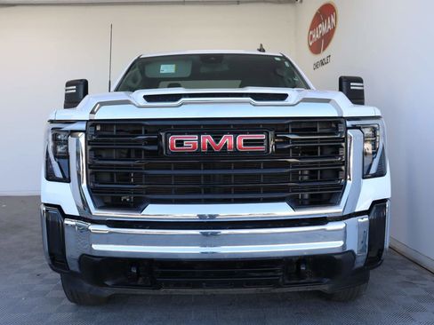Used 2024 GMC Sierra 2500 Pro w/ Convenience Package RWD image 2