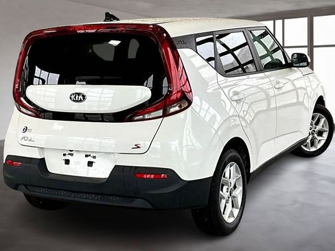 Used 2021 Kia Soul S image 3