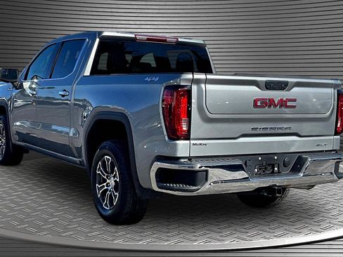 Used 2024 GMC Sierra 1500 SLT image 4