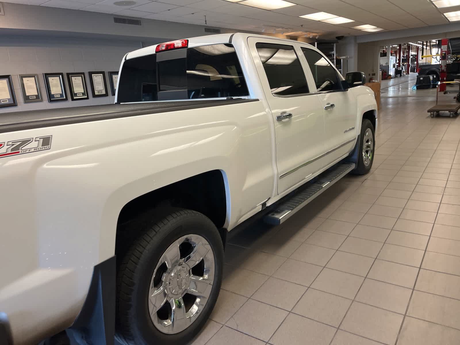 Used 2016 Chevrolet Silverado 1500 LTZ Z71 w/ LTZ Plus Package AWD/4WD image 19