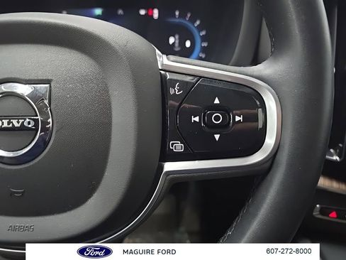 Used 2023 Volvo XC60 B5 Plus w/ Climate Package AWD/4WD image 24