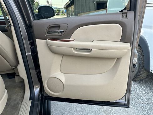 Used 2012 Chevrolet Suburban LT AWD/4WD image 40