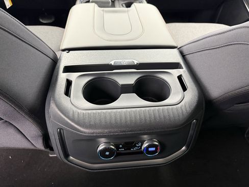 New 2025 Ford Expedition Active image 51