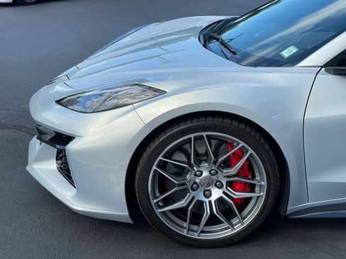 Used 2023 Chevrolet Corvette Z06 w/ Stealth Interior Trim Package RWD image 17