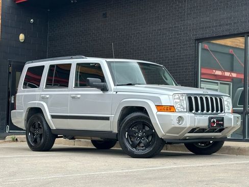 Used 2008 Jeep Commander Sport image 8