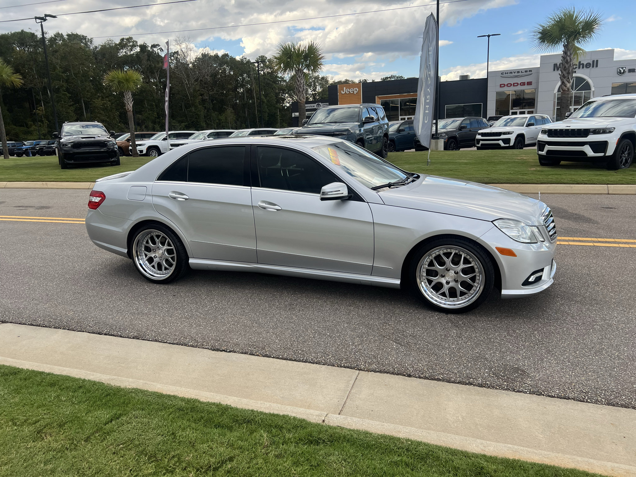 Used 2011 Mercedes-Benz E 350 Sedan image 11