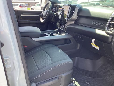 New 2026 RAM 2500 Big Horn AWD/4WD image 15
