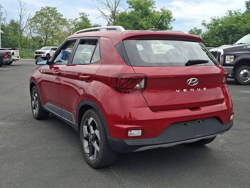 Used 2023 Hyundai Venue Limited FWD image 10