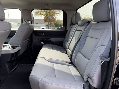 Used 2024 Toyota Tundra Limited image 28