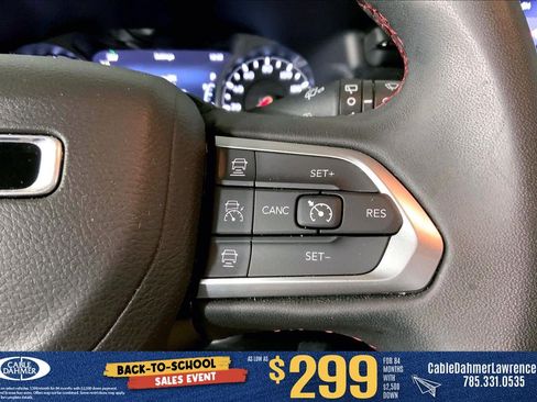 Used 2025 Jeep Compass Trailhawk w/ Trailer Tow Group AWD/4WD image 11