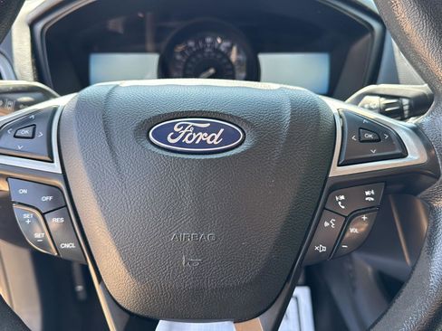 Used 2018 Ford Fusion SE FWD image 11