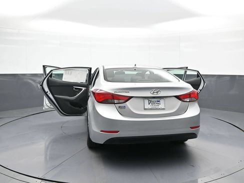 Used 2015 Hyundai Elantra SE w/ Option Group 03 FWD image 46