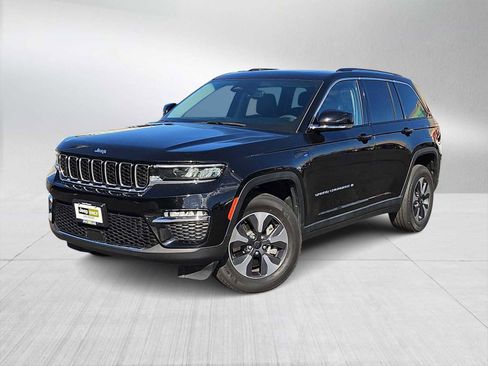Used 2022 Jeep Grand Cherokee Limited 4xe image 2