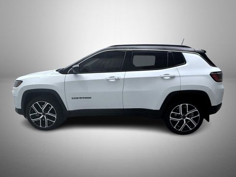 Used 2025 Jeep Compass Limited image 8