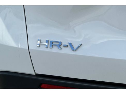 Used 2025 Honda HR-V LX image 16