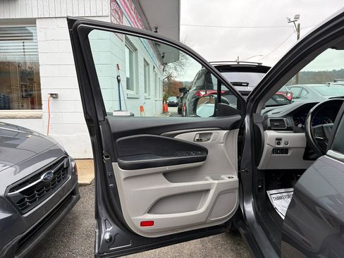 Used 2019 Honda Pilot LX image 15