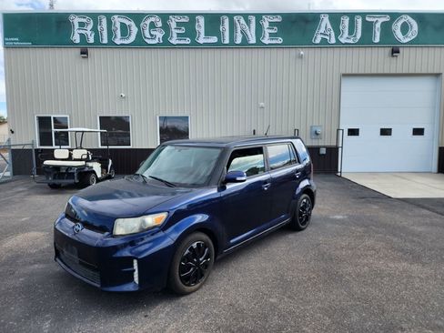 Used 2014 Scion xB image 1