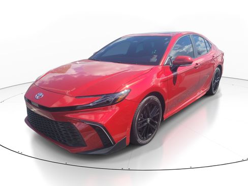 Used 2025 Toyota Camry SE w/ Multimedia Upgrade Package FWD image 3