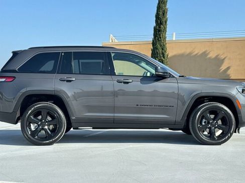 New 2026 Jeep Grand Cherokee Limited image 3